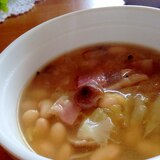 少ない材料で簡単！ベーコンとキャベツの大豆スープ